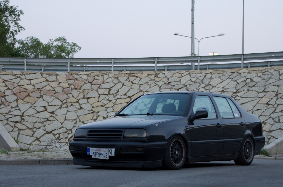 The White Jetta mk2 Coupe... It?s a GLI?