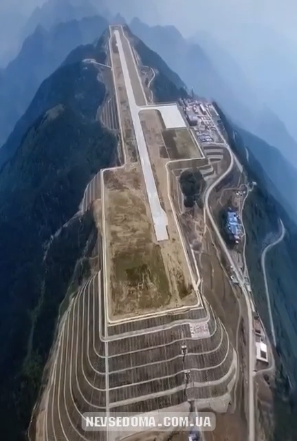 China_built_an_airport_on_a_mountain___Nevsedoma.mp4_snapshot_00.03.109.jpg