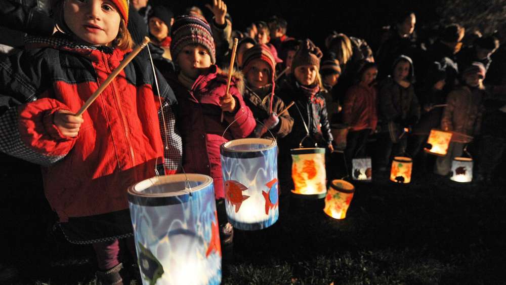 martinsumzug-gehoert-zum-11-november-dazu-seinen-ursprung-hat-er-wohl-in-einem-alten-6LDF6URArNG.jpg