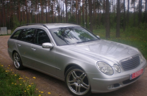 Mercedes-Benz_E_220_2.2_CDI_100KW4.jpg