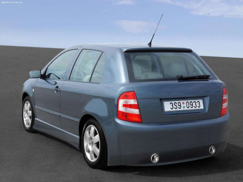 Skoda-Fabia_2005_1024x768_wallpaper_06_vol1_.jpg